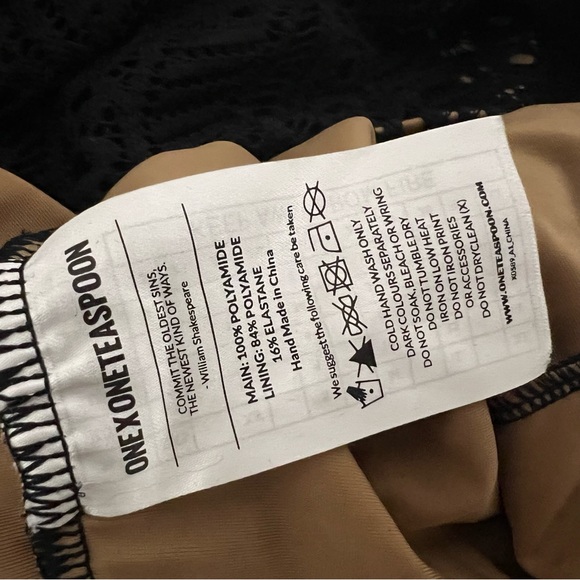 Lace bell sleeved bodysuit in black size US XS- M boutique- One teaspoon - Picture 10 of 11